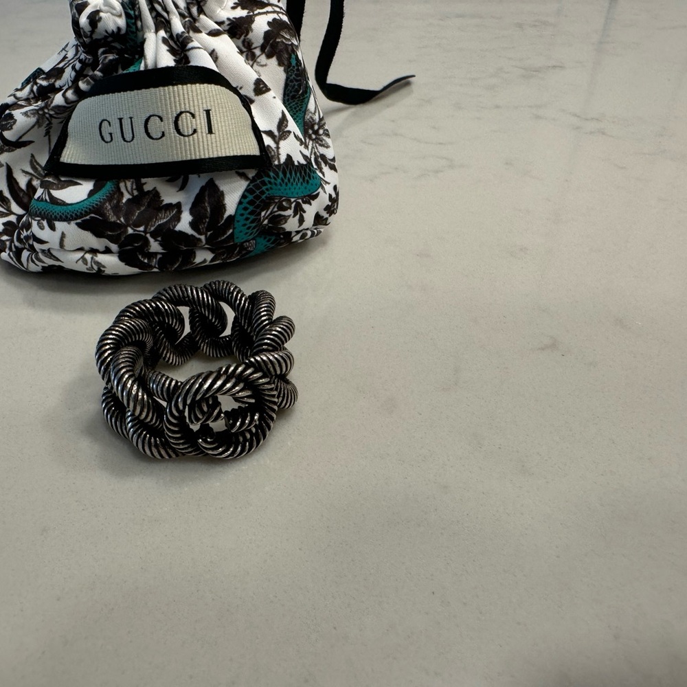 Gucci ring